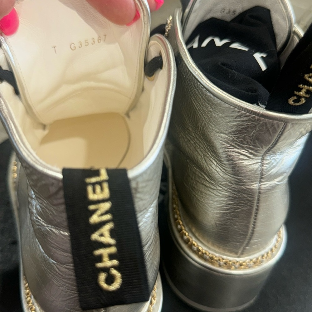 CHANEL BOOTS - Picture 12 of 16